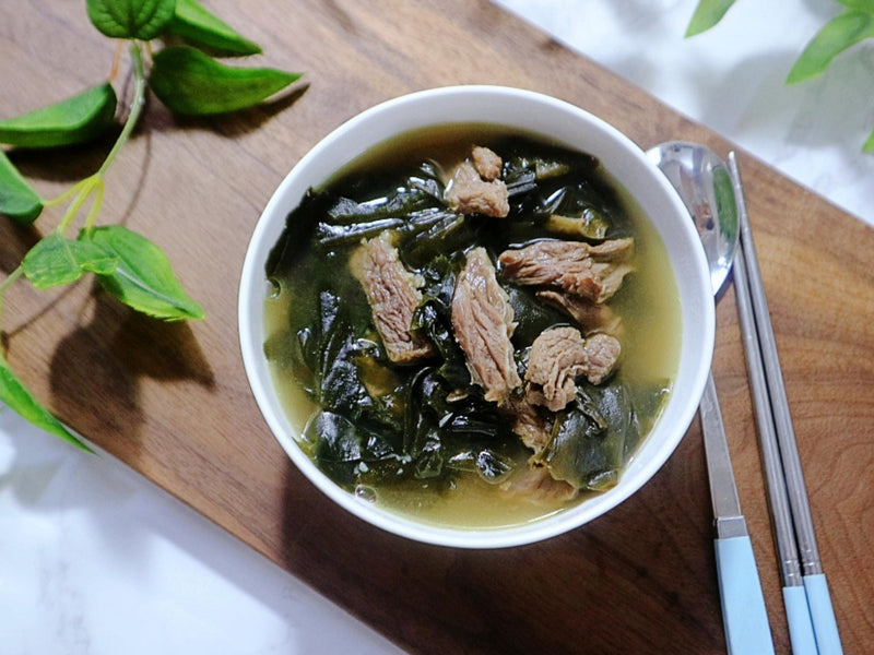 소고기 미역국 24oz (Seaweed Soup with Beef 24oz)